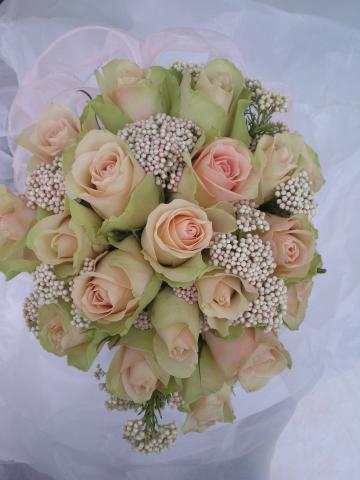 Brompton Floral Designs Wedding Flowers Central London UK NW4  La Belle Roses. 